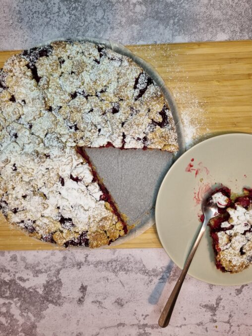 Kruche owsiane ciasto z wiśniami